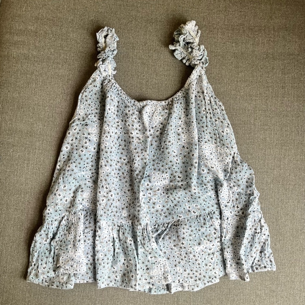 Flowy tank